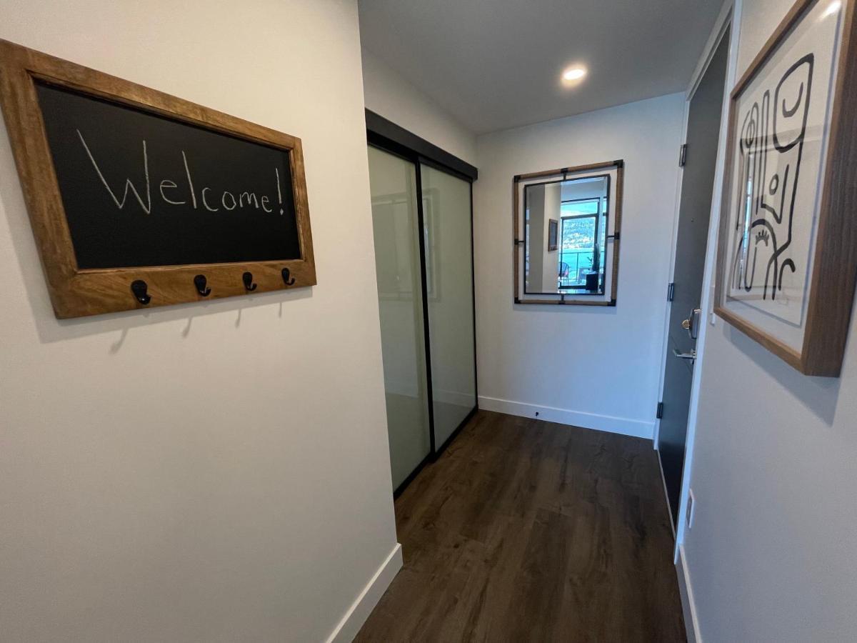Awesome View 21 Two Bedroom One Bath Downtown Lake View Near Beach Kelowna Exterior photo