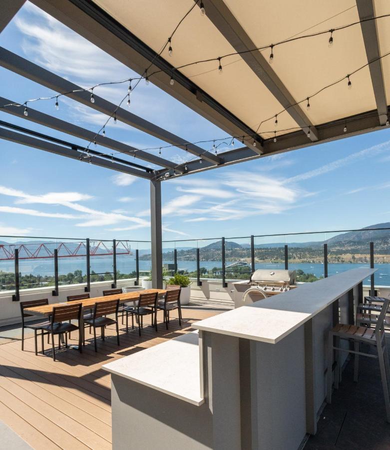 Awesome View 21 Two Bedroom One Bath Downtown Lake View Near Beach Kelowna Exterior photo
